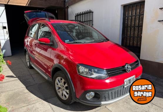 Autos - Volkswagen Suran cross 2013 Nafta 100000Km - En Venta