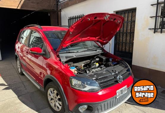 Autos - Volkswagen Suran cross 2013 Nafta 100000Km - En Venta