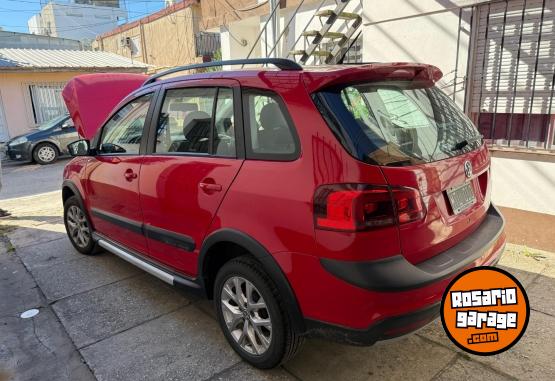 Autos - Volkswagen Suran cross 2013 Nafta 100000Km - En Venta