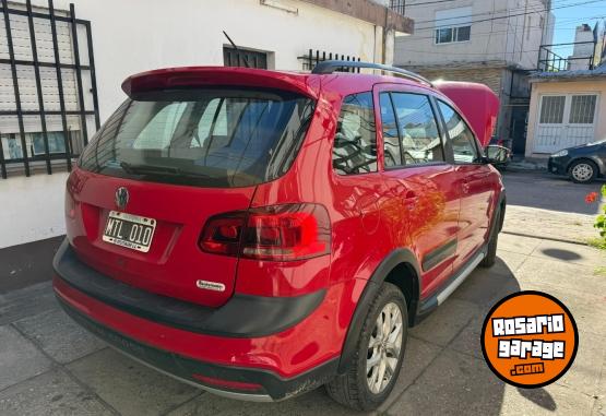 Autos - Volkswagen Suran cross 2013 Nafta 100000Km - En Venta