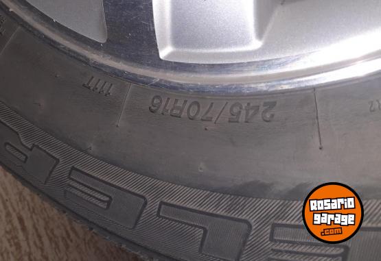 Accesorios para Autos - Cubiertas Bridgestone en buen estado. - En Venta