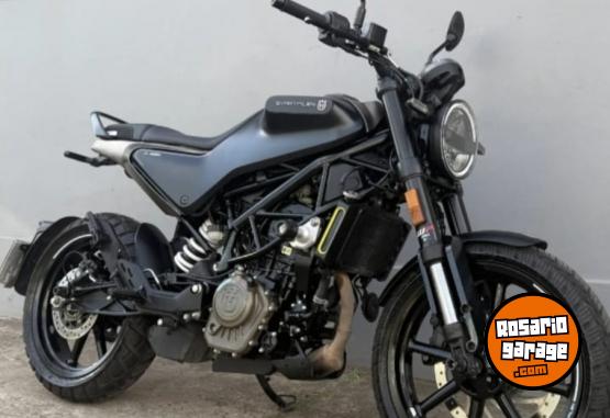 Motos - Husqvarna Svartpilen 200 2023 Nafta 8000Km - En Venta