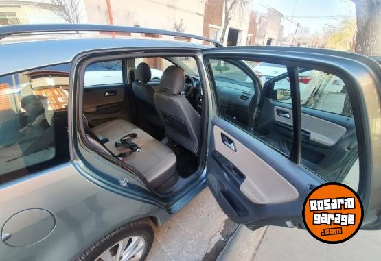 Autos - Volkswagen Suran Trendline 2010 Nafta 189000Km - En Venta