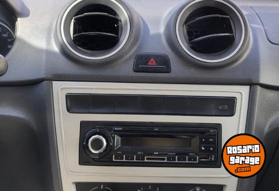 Autos - Volkswagen Voyage 1.6 GP 2012 GNC 218000Km - En Venta