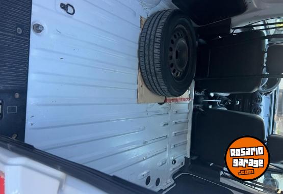 Utilitarios - Renault Kangoo 2014 Nafta 166000Km - En Venta