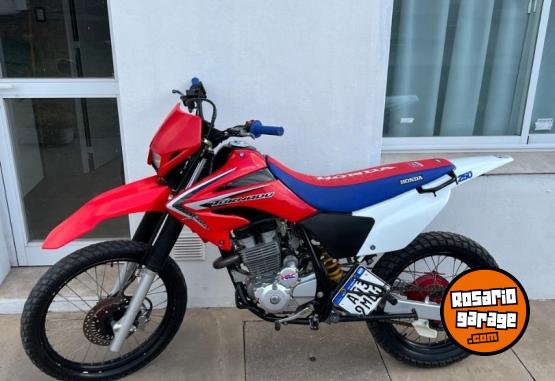 Motos - Honda Tornado 2017 Nafta 19500Km - En Venta