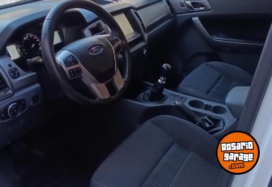 Camionetas - Ford Ranger XLT 2017 Diesel 111111Km - En Venta