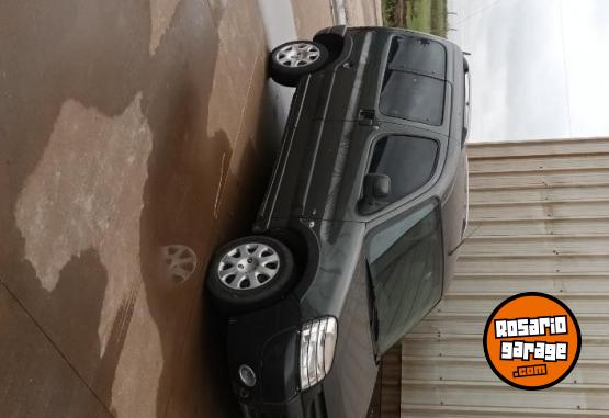 Utilitarios - Peugeot Parnet 2011 Diesel 200000Km - En Venta