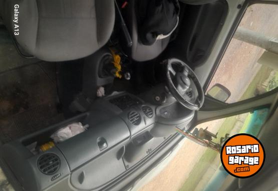 Utilitarios - Renault Kangoo 2000 Diesel 313000Km - En Venta
