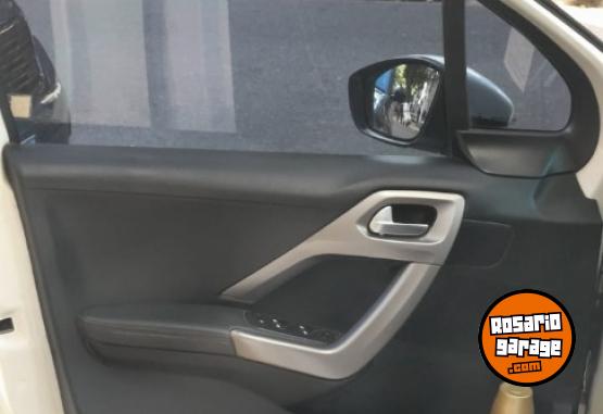 Autos - Peugeot 208 feline 2018 Nafta 103000Km - En Venta