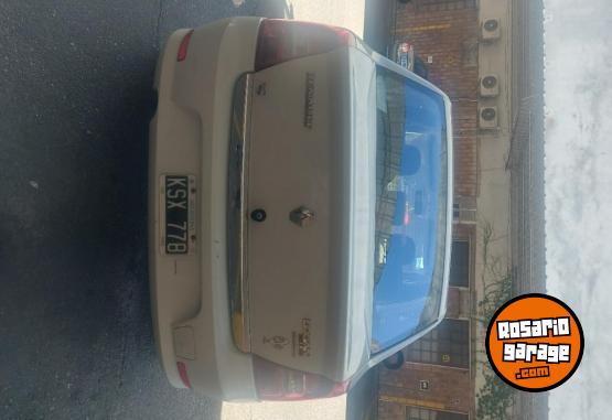 Autos - Renault Logan 2011 Nafta 182000Km - En Venta