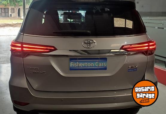 Camionetas - Toyota HILUX SW4 SRX 7AS AT 2016 Diesel 201000Km - En Venta