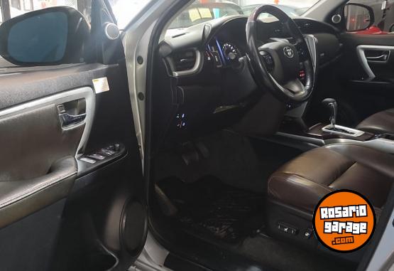 Camionetas - Toyota HILUX SW4 SRX 7AS AT 2016 Diesel 201000Km - En Venta