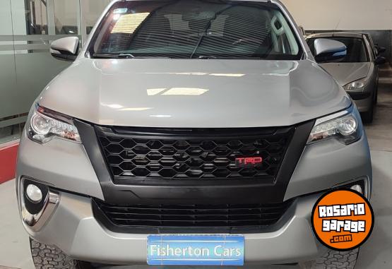 Camionetas - Toyota HILUX SW4 SRX 7AS AT 2016 Diesel 201000Km - En Venta