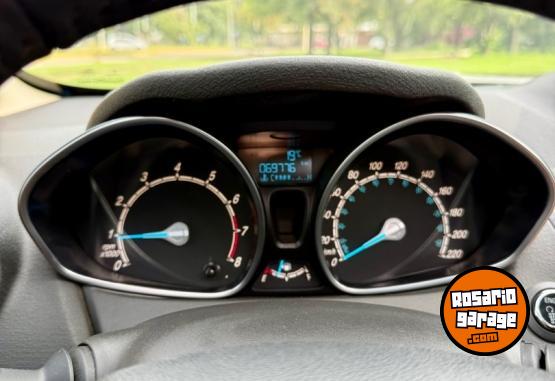 Autos - Ford Fiesta Titanium 2014 Nafta 69700Km - En Venta