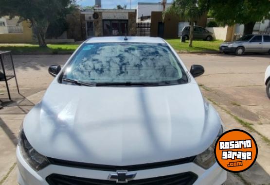 Autos - Chevrolet Onix Joy Plus Black 2022 GNC 89000Km - En Venta
