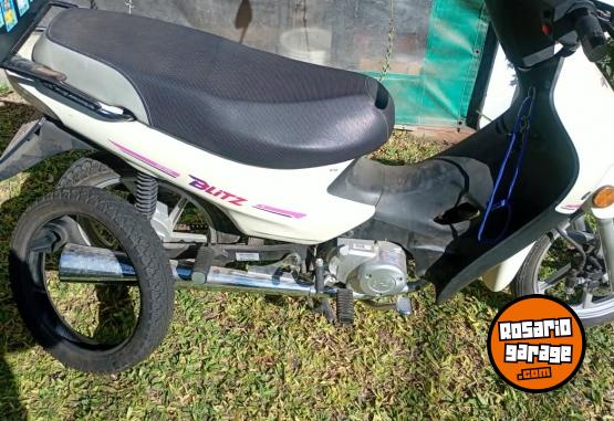 Motos - Motomel blitz 2023 Nafta 4300Km - En Venta