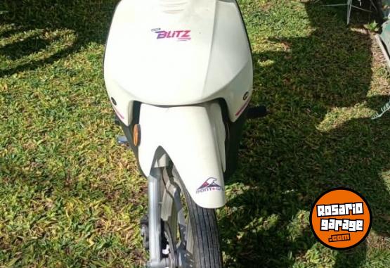 Motos - Motomel blitz 2023 Nafta 4300Km - En Venta