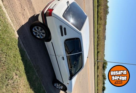Autos - Peugeot 205 1998 Nafta 228000Km - En Venta