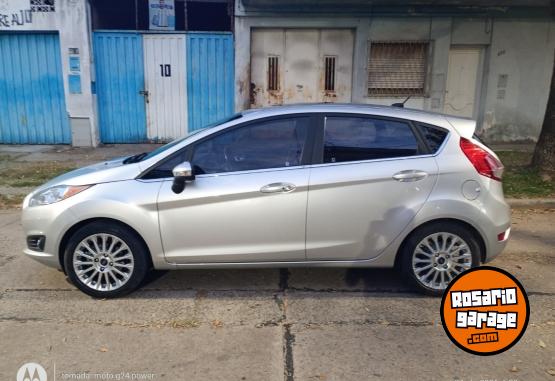 Autos - Ford fiesta titanium mexicano 2015 Nafta 78200Km - En Venta