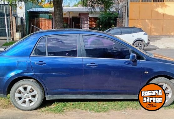 Autos - Nissan Tiida 2009 Nafta 150000Km - En Venta