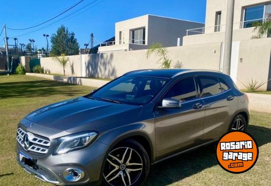 Autos - Mercedes Benz GLA 200 2018 Nafta 115000Km - En Venta