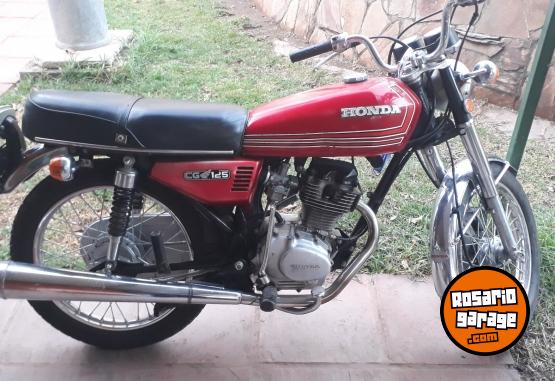Cl�sicos - HONDA CG 125 1980 TITULAR ORIGINAL FUNCIONANDO,DETALLES PROPIOS DE LOS A�OS,PERMUTARIA PICK UP O FURGONETA EN MUY BUEN ESTADO VEO TODO,LEER DESCRIPCION - En Venta