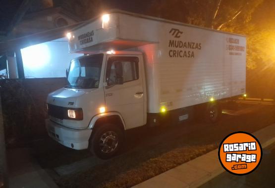 Camiones y Gr�as - MB 710 2006 - En Venta