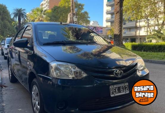 Autos - Toyota ETIOS XS 2015 Nafta 83000Km - En Venta