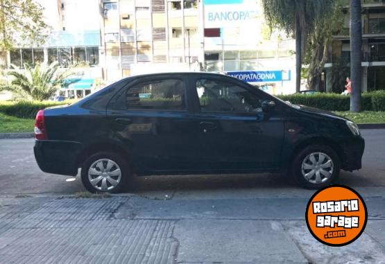 Autos - Toyota ETIOS XS 2015 Nafta 83000Km - En Venta