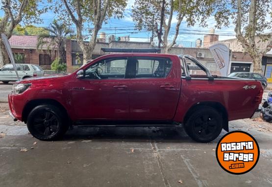 Camionetas - Toyota Hilux Sr 4x4 2016 Diesel 170000Km - En Venta