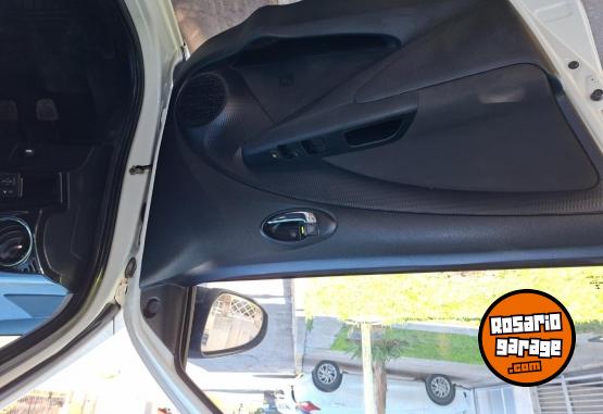 Autos - Toyota Etios 2015 Nafta 140000Km - En Venta