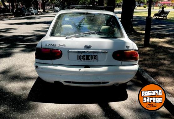 Autos - Ford Escort 2000 GNC 132700Km - En Venta