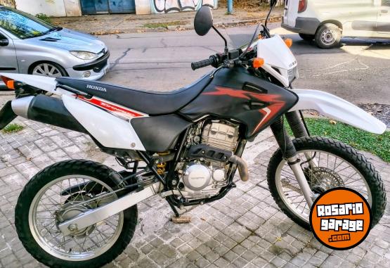 Motos - Honda Tornado 250 2022 Nafta 13000Km - En Venta