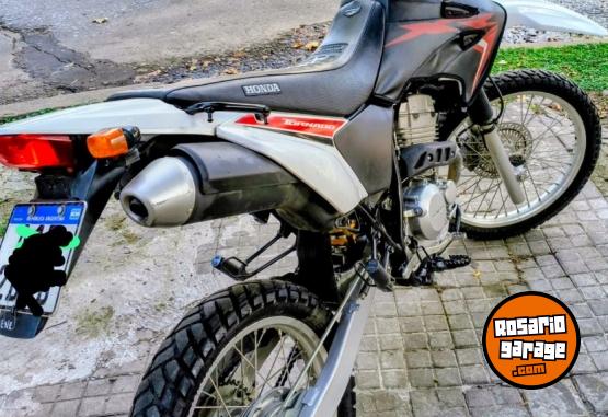 Motos - Honda Tornado 250 2022 Nafta 13000Km - En Venta