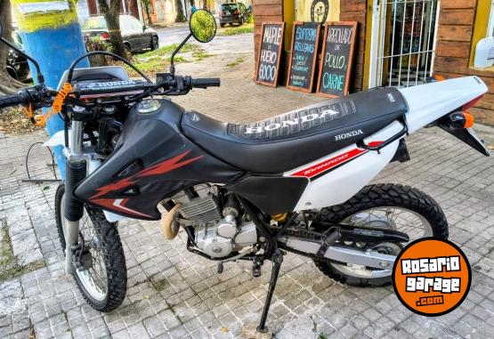 Motos - Honda Tornado 250 2022 Nafta 13000Km - En Venta