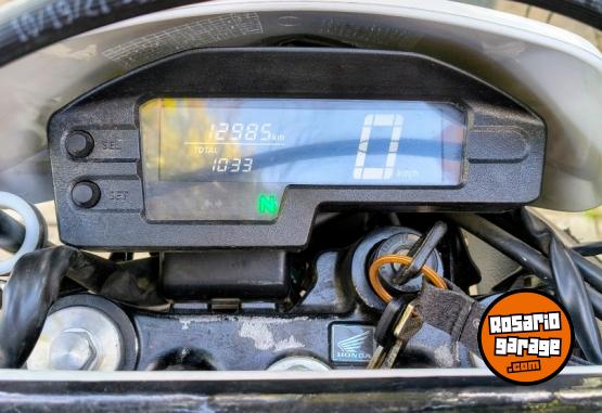 Motos - Honda Tornado 250 2022 Nafta 13000Km - En Venta