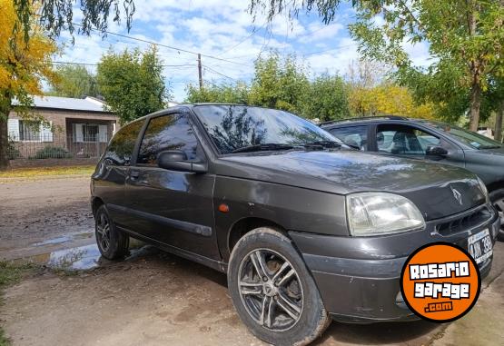 Autos - Renault Clio 1997 Nafta 257000Km - En Venta