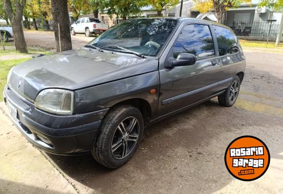 Autos - Renault Clio 1997 Nafta 257000Km - En Venta