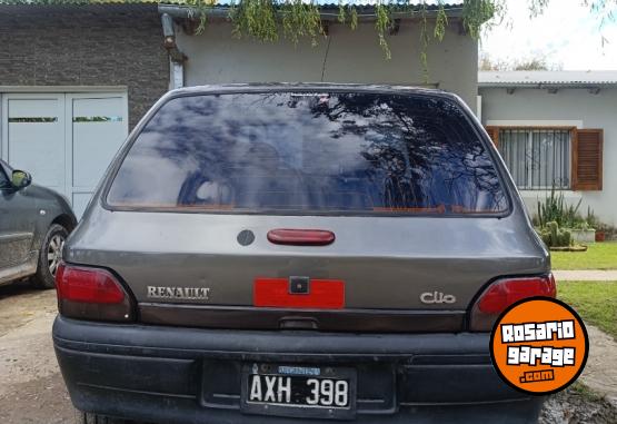 Autos - Renault Clio 1997 Nafta 257000Km - En Venta