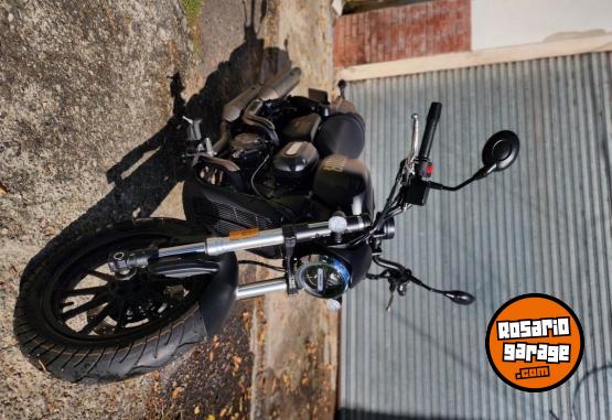 Motos - Otra marca Qj srv 300 2025 Nafta 950Km - En Venta