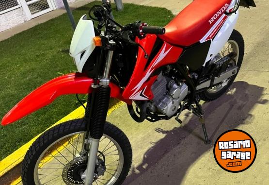 Motos - Honda Tornado 2017 Nafta 21000Km - En Venta