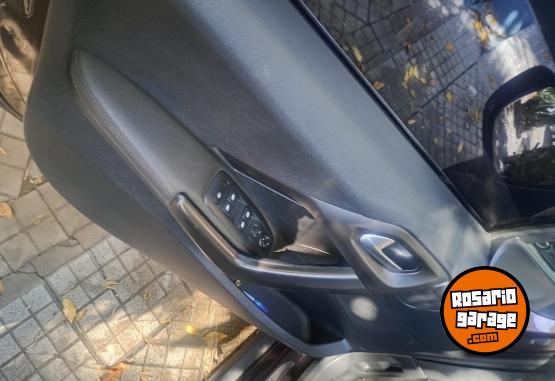 Autos - Peugeot 2008 -thp 2017 Nafta 95000Km - En Venta