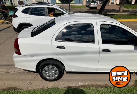 Autos - Toyota ETIOS SEDAN 2022 Nafta 89000Km - En Venta