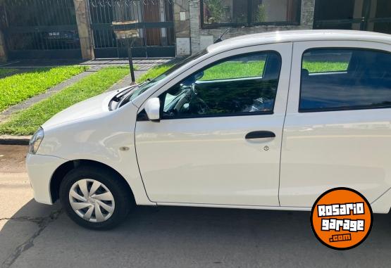 Autos - Toyota ETIOS SEDAN 2022 Nafta 89000Km - En Venta