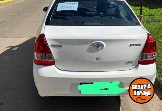 Autos - Toyota ETIOS SEDAN 2022 Nafta 89000Km - En Venta