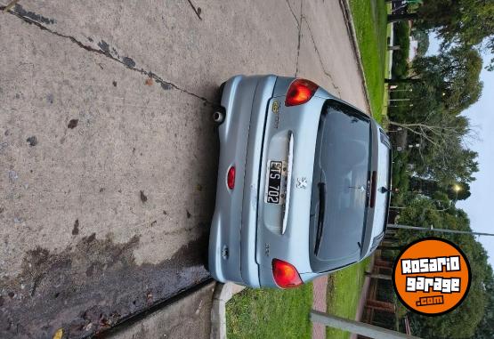 Autos - Peugeot 2005 2005 Nafta 230000Km - En Venta