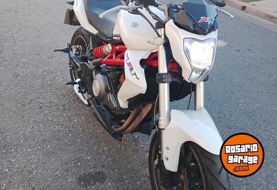 Motos - Benelli TNT 300 2017 Nafta 32500Km - En Venta
