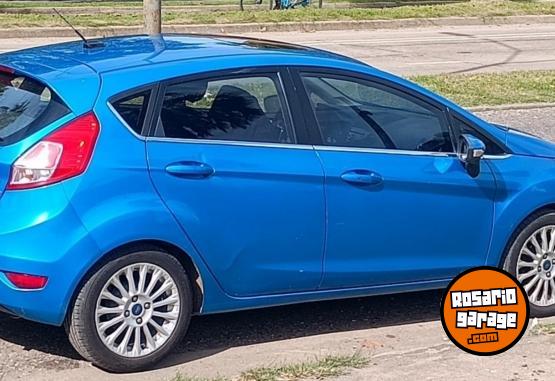 Autos - Ford Fiesta Kinetic Titanium 2013 Nafta 180000Km - En Venta