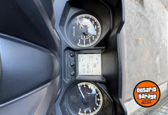 Motos - Kymco Xtown 250 2023 Nafta 4900Km - En Venta